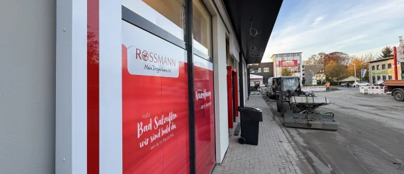Die Rossmann-Filiale an der Hoffmannstraße, in Blickrichtung hat Konkurrent "dm" bereits Anfang dieses Jahres eröffnet. - © Sven Kienscherf