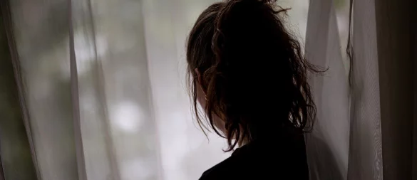 Sarah ist crackabhängig, seitdem sie 14 ist. Die Hilfe, die sie braucht, eine Suchttherapie, erhält sie nicht. - © Symbolfoto: Fabian Sommer/dpa