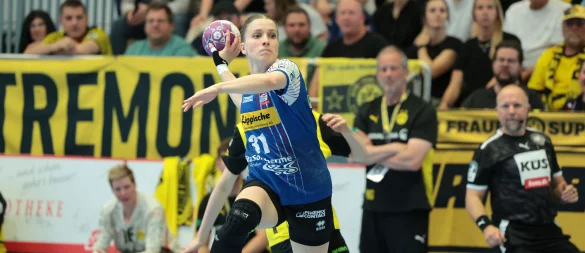 Auf und davon: Blombergs Linksaußen Alexia Hauf ist zuletzt gegen Borussia Dortmund siebenmal erfolgreich gewesen. - © Paul Cohen