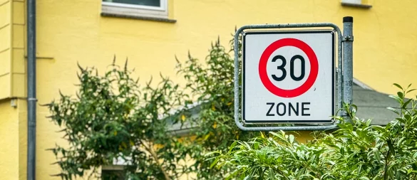 Die Stadt Detmold überarbeitet die Geschwindigkeitsbegrenzungen im Stadtgebiet, um das Tempo-Hopping in der City zu verringern. - © Raphael Bartling