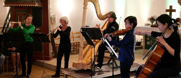 Musik für Spaziergänger zwischen Mythos und Impressionsimus. Mit Magdalena Bäz, Andrea Müller, Gerdie Broeksma, Yu-Chi Hua und Soojin Byun (von links). - © Thomas Krügler