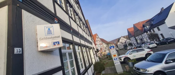 Die Tage sind gezählt, in denen die Schwalenberger und ihre Gäste hier in der Altstadt an Bargeld kommen können. - © Marianne Schwarzer