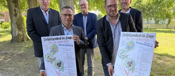 Volker Busse, Carsten Baumgardt, Oberst Michael Krügermeyer-Kalthoff, Björn Cruel sowie Frank Schröder (von links) vom Organisations-Team freuen sich auf die bevorstehenden Veranstaltungen. - © Sandra Castrup