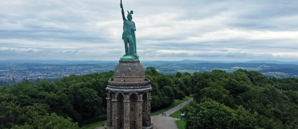 150 Jahre und kein bisschen alt. Der Hermann hat viele Geschichten zu erzählen. Testen Sie im LZ-Quiz, wie gut Sie den Grünen Recken kennen. - © Nicole Ellerbrake