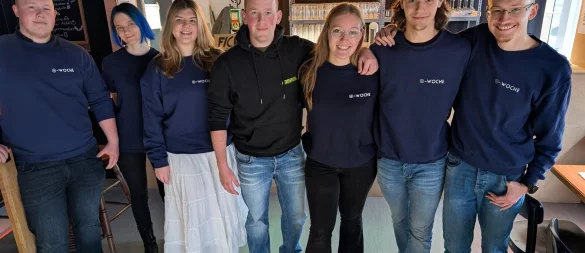 Bierpong-Turnier, Kostümparty, Stadt-Rallye und Kneipentour: Wochenlang haben Phillip Beckmann (4. v.li.) und Clara Sofia Caparros Dorneich (3. v.re.) mit ihrem Team die Events der "O-Woche" vorbereitet. - © Annika Langhagel