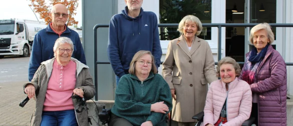 Mitglieder des MS-Kontaktkreises Detmold: Wladimir Reger (von links), Ulli Tödtmann, Ingo Eikermann, Vorsitzende Ulrike Eikermann, Karin Dorn, Giesela Erhardt und Anna Reger. - © Raffael Giebel