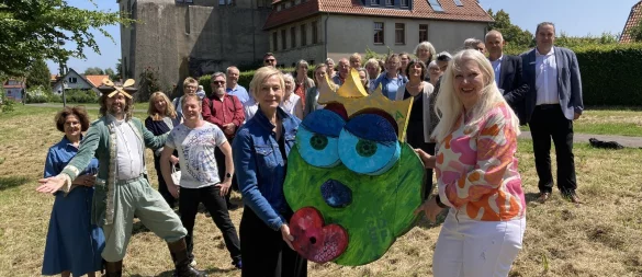Organisatoren, Beteiligte und Künstler des Horn-Bad Meinberger Kultursommers freuen sich auf die Events im Juli. - © Cordula Gröne