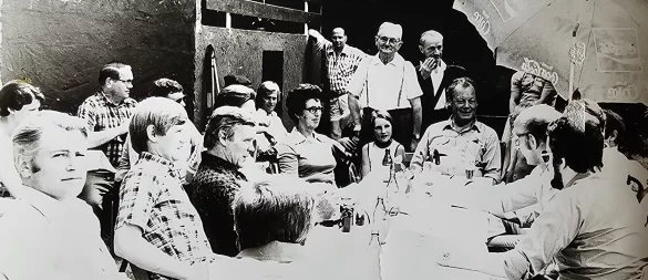 Auch Willy Brandt hat Bienenschmidt einen Besuch abgestattet. Zu der Zeit war er Parteivorsitzender der SPD. - © Repro: Astrid Sewing/Fotorechte: Familie Schmidt