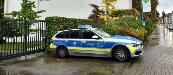 Die Polizei schützt die Bielefelder Synagoge rund um die Uhr. - © Barbara Franke