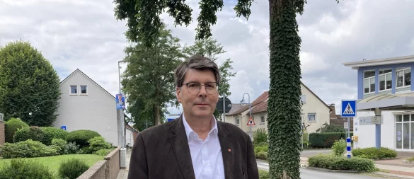 Stephan Grigat (CDU) kandidiert für das Bürgermeisteramt in Augustdorf. Hier hat er nur einen privaten Lieblingsplatz - deshalb ein öffentliches Foto an der Pivitsheider Straße. - © Cordula Gröne