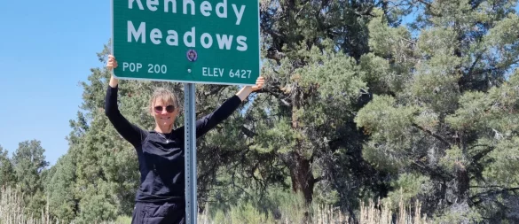 Christine Kositza an ihrem Etappenziel "Kennedy Meadows". - © Christine Kositza