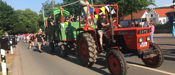 Am Samstag, 14. Juni, findet der traditionelle Umzug durch Wüsten statt. - © Kulturring Wüsten