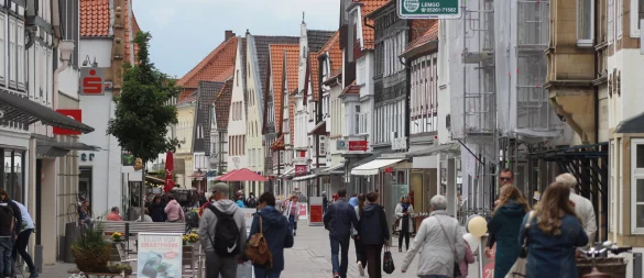 In der Mittelstraße in Lemgo ist nicht immer so viel los. - © Jens Rademacher (Archivfoto)