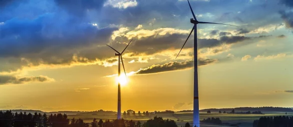 Die Stadt wird künftig an den Erträgen der Windkraftanlagen finanziell beteiligt. - © Symbolbild: Pixabay