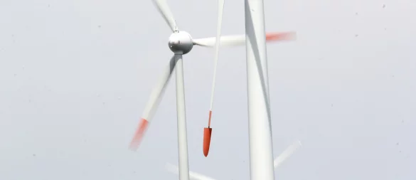 Windkraftanlagen bei Lügde: Fundamente werden durch Sprengungen entfernt, nachdem mechanische Methoden nicht ausreichten. - © Lehn