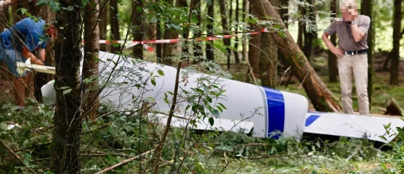 Das Segelflugzeug vom Typ ASK21 wurde bei dem Absturz stark beschädigt. - © Anna Lena Hinder