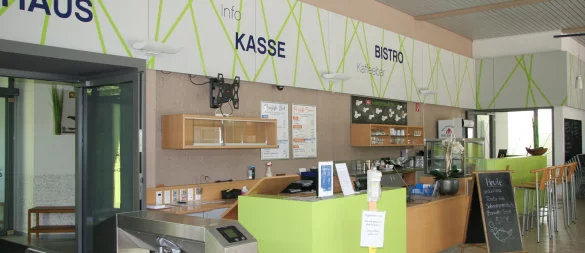 Das Bad Meinberger Badehaus zu einer Sport- und Freizeiteinrichtung umzunutzen, schlägt die Verwaltung als eine Option der Politik vor. - © Cordula Gröne
