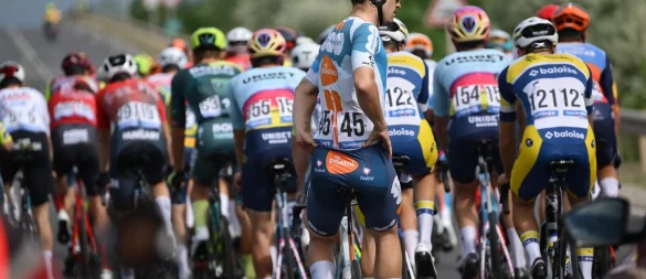 Die etwa 130 bis 140 startenden Radsport-Profis – unter ihnen auch traditionell bekannte Fahrer, die zuvor bei der 112. Ausgabe der Tour de France (5. bis 27. Juli) angetreten sein werden – durchqueren Ostwestfalen-Lippe. - © picture alliance / Roth / CV