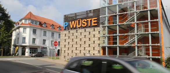 Das Freideck auf dem Parkhaus Wüste muss saniert werden. - © Jens Rademacher