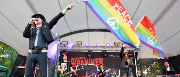 Die Band Der Udonaut und die Paniker sind vor zwei Jahren bei den Glanzlichtern in Schloß Holte-Stukenbrock zu hören gewesen. Jetzt treten sie in der Aula des Gymnasiums Oerlinghausen auf. Foto: Karin Prignitz - © Karin Prignitz