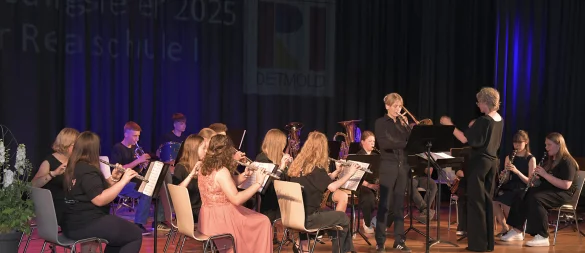 Das Schulorchester begeisterte während der Abschlussfeier. - © Realschule 1