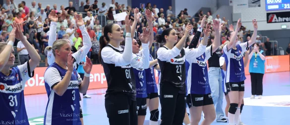 Blombergs Torhüterin Lara Lepschi (Nummer 27) will mit ihrem Team den Final-Four-Einzug feiern. - © Paul Cohen