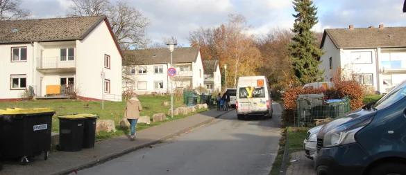 In der Augustdorfer Siedlung "Am Dören" müssen viele Gebäude saniert werden; Heizungen sind veraltet und Wohnungen renovierungsbedürftig. - © Cordula Gröne