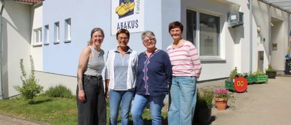 Das Team um Daniela Haase (von links), Einrichtungsleiterin Bärbel Happ, Ulla Begemeier und Sabine Winter freut sich auf die vielen Aktionen rund um das Jubiläum. - © Lorraine Brinkmann