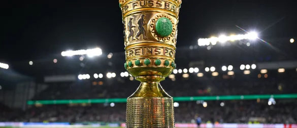Der Pokal, dem ganz Bielefeld entgegenfiebert: Am Samstag kämpft Arminia um den Titel – bei trockenem Wetter, aber mit heißer Fan-Unterstützung. - © Teresa Kröger