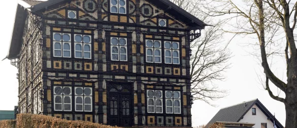 Das Museum Junkerhaus in Lemgo beeindruckt mit seiner einzigartigen Architektur und ist nun Teil des inklusiven Angebots „Bei Anruf Kultur“. - © Stadt Lemgo
