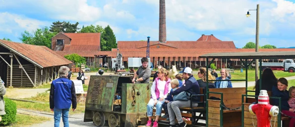 Die Museumsbahn dreht fleißig ihre Runden und ist wie gewohnt ein echter Besuchermagnet. - © Nicole Ellerbrake