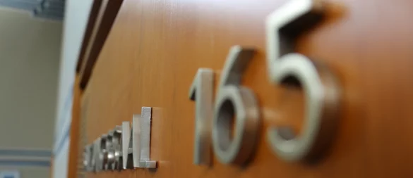 Anders als bei ihrer ehemaligen Angestellten gestaltetet sich der Prozesstag 25 gegen eine Detmolder Anwältin am Freitag eher kurz. - © Janet König