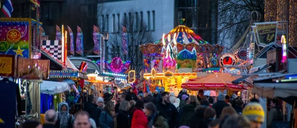 Kirmestreiben in Detmold: Für die Andreasmesse müssen Straßen und Parkplätze gesperrt werden. - © Raphael Bartling