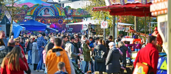 Der Schlänger Markt bringt Straßensperrung mit sich. - © Archivfoto: Nicole Ellerbrake