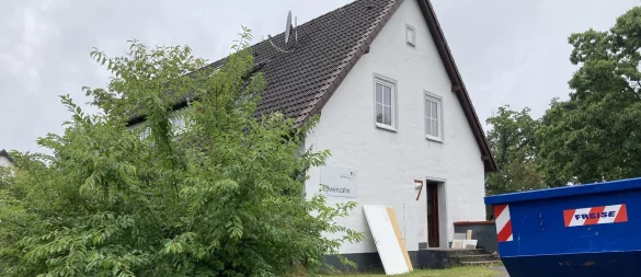 Ins Haus Löwenzahn wird die neue Intensivgruppe auf dem Gelände der Jugendsiedlung Heidehaus einziehen. Es wird derzeit renoviert. - © Cordula Gröne