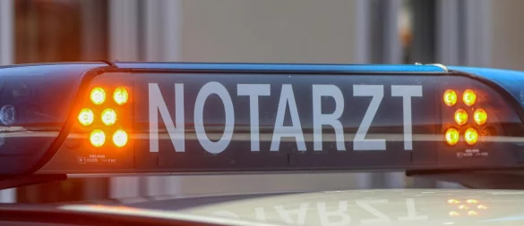 Der Motorradfahrer konnte schnell genug abbremsen, um eine Kollision zu verhindern. Dennoch stürzte er und wurde verletzt. - © Symbolbild: Pixabay