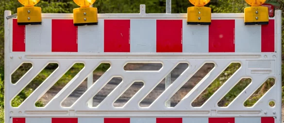 Der Gehweg entlang der Straße „Burgstätte“ wird gesperrt. - © Symbolbild: Pixabay