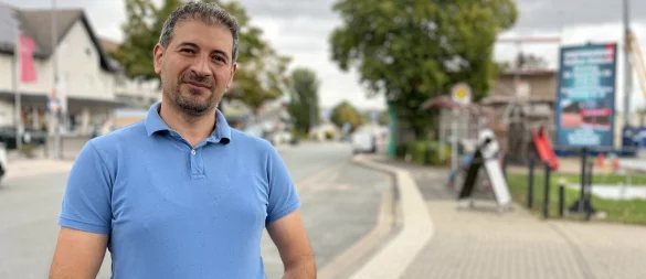Knetterheide ist Mustafa Brauns neue Heimat – an der Gesamtschule in Aspe wurde sein Traum wahr, nach seiner Flucht aus Syrien wieder als Lehrer arbeiten zu können. - © Till Brand