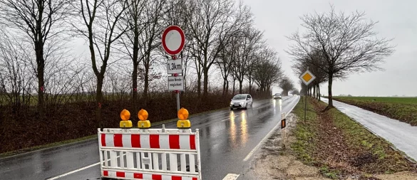 Die Sperrung der Lockhauser Straße/Schötmarschen Straße in Richtung Lockhausen soll bald aufgehoben werden. - © Thomas Reineke