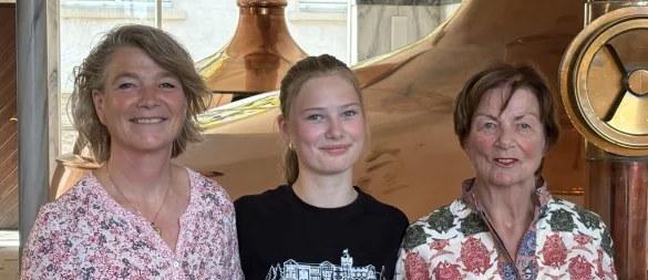 Die sechste Generation Strate ist im Anmarsch: Brauer- und Maelzer Azubi Johanna mit ihrer Mutter Simone und Großmutter Renata Strate - © Martin Hostert