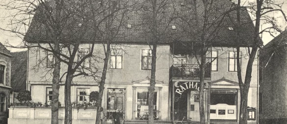 Das Rathaus der Dorfschaft und späteren Stadt Schötmar um 1914. - © Sammlung Stefan Wiesekopsieker
