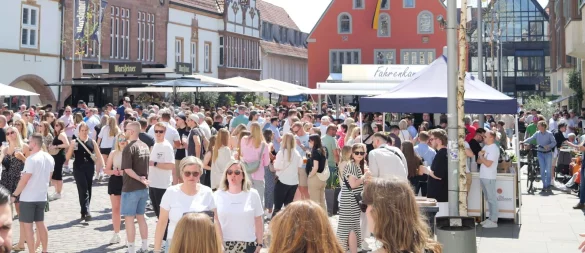 In der Lemgoer Innenstadt ist einiges los. Aber auch die Gastronomen in den Ortsteilen bieten Programm. - © Thomas Krügler