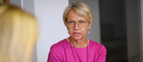 NRW-Schulministerin Dorothee Feller (CDU) ist seit 2021 im Amt. Sie würde gern weitermachen, sagt sie im Gespräch mit dieser Redaktion. - © Andreas Zobe