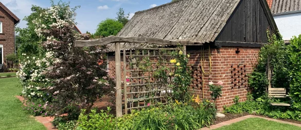 Ein naturnah gestalteter Garten bietet Tieren und Pflanzen wichtigen Lebensraum. Hier ein Beispiel aus Lemgo. - © Offene Gärten Lippe