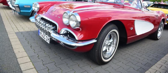 Liebevoll gepflegte Karosserien, zauberhafte Details, technische Meisterwerke ihrer Zeit: Legendär ist so manches, was die Schaulustigen zu sehen bekommen. - © Archivbild: Nicole Ellerbrake