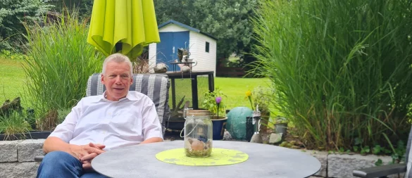 Entspannen kann sich CDU-Bürgermeisterkandidat Andreas Silge am besten im eigenen Garten am Blomberger Bürgermeisterweg. Da ist der Name sozusagen Programm. - © Marianne Schwarzer