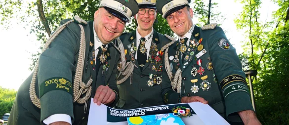 Guido Deppe (Major, von links), Lutz Brakemeier (Präsident) und Stefan Korbach (Oberst) - © Nicole Ellerbrake