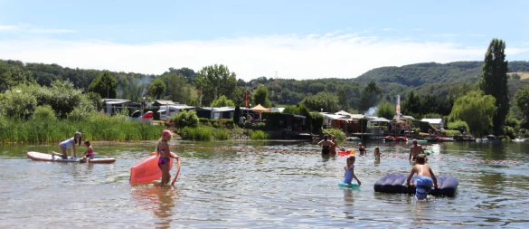 Der einzige Badesee im Kreis Herford liegt in Vlotho. - © Susanne Barth