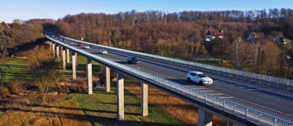 Die Passadetalbrücke an der Lemgoer Südumgehung ist momentan besonders häufig in den Nachrichten - sie soll in den kommenden Jahren neu gebaut werden. - © Nicole Ellerbrake