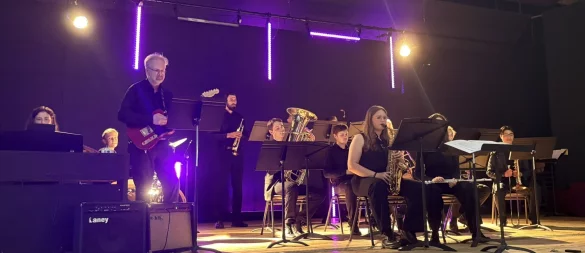 Die Big Band des Stadtgymnasiums Detmold überzeugte beim Sommerkonzert. - © Jan Schillmann